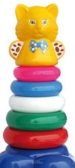 PIRAMIDKA KOT W BUTACH 0674