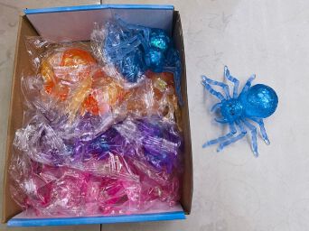 GNIOTEK SQUISHY PAJĄK 12 CM (12) 5136