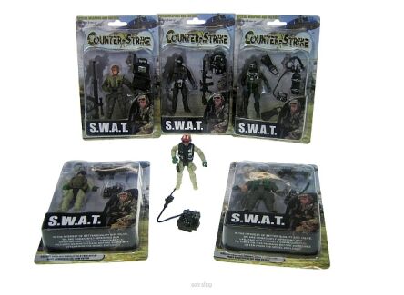 ŻOŁNIERZ Z BRONIĄ 22X14 CM 5675